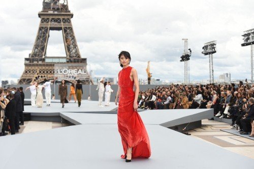 Unleashing Creative Brilliance: Paris Fashion Week's Platform for Innovation and Inspiration